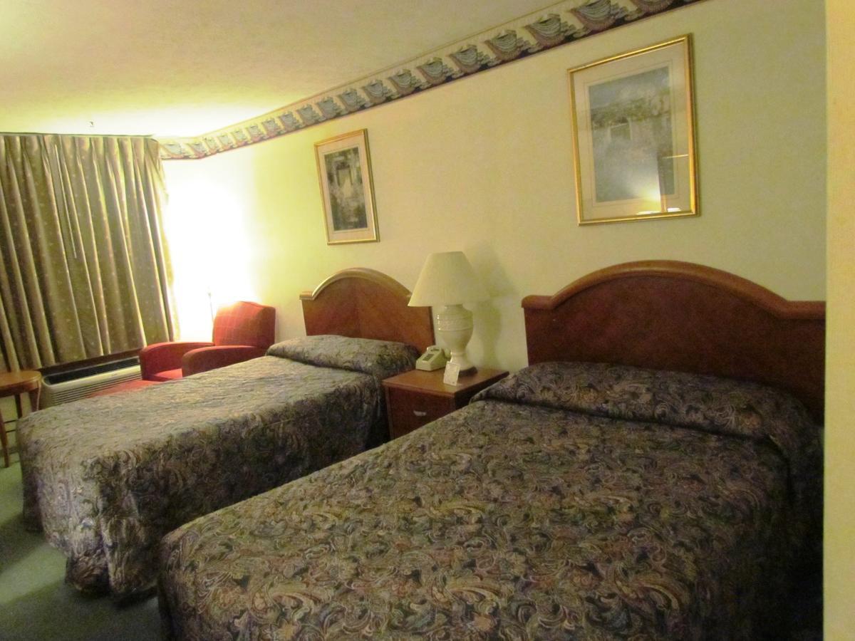 Travel Inn & Suites Frankfort Exterior foto